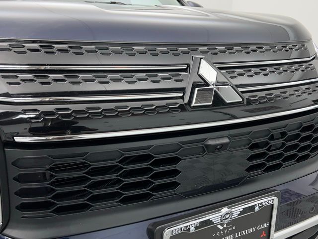 2024 Mitsubishi Outlander SE photo 4