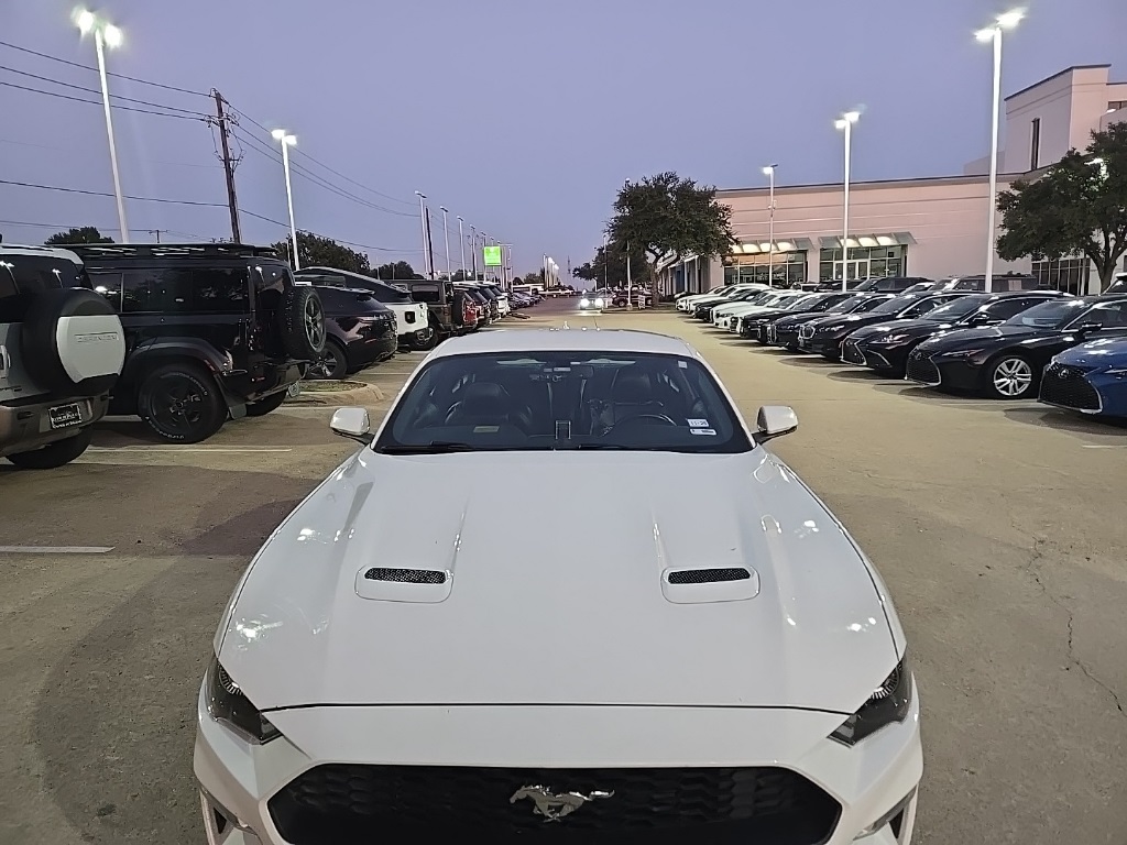 2020 Ford Mustang EcoBoost Premium photo 3