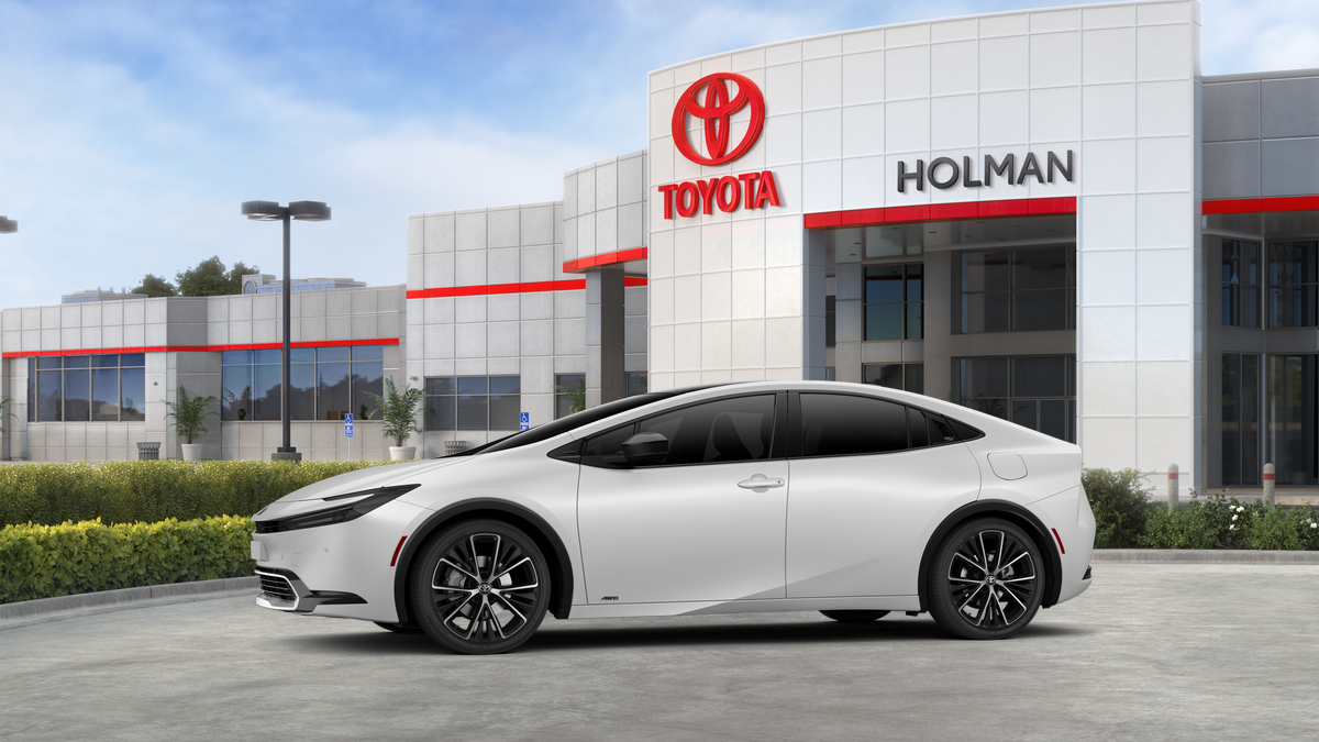 2026 Toyota Prius XLE photo 3