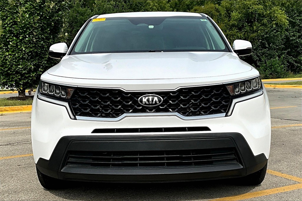 Used 2021 Kia Sorento LX with VIN 5XYRG4LC8MG016026 for sale in Kansas City