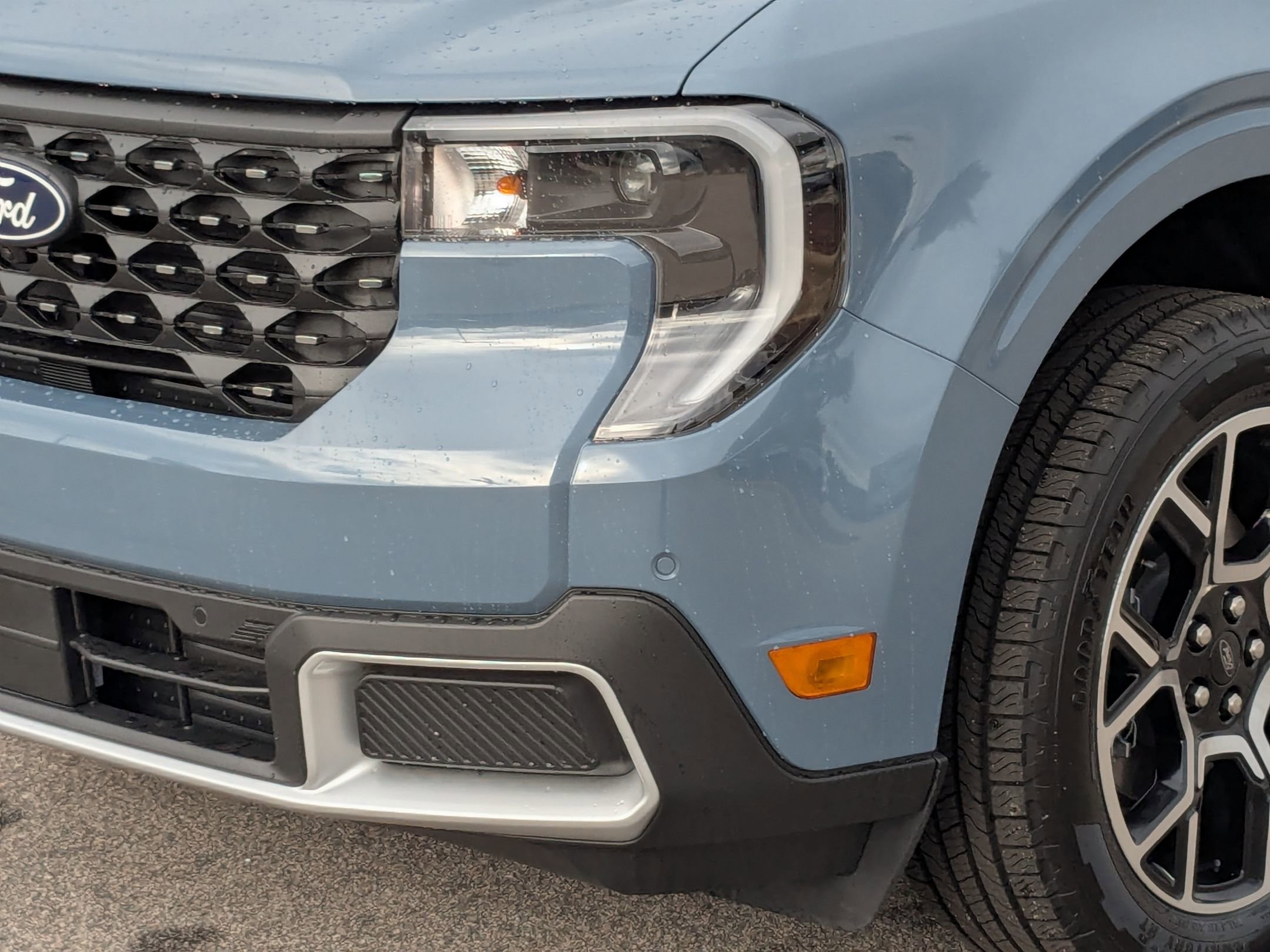 2025 Ford Maverick Lariat photo 2