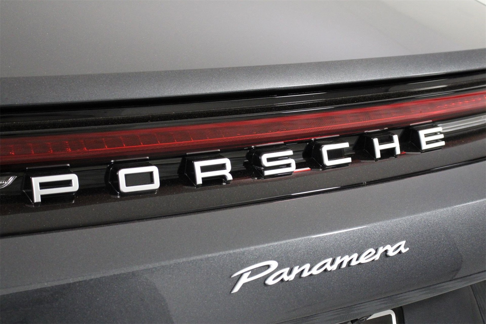 2025 Porsche Panamera 4 photo 22