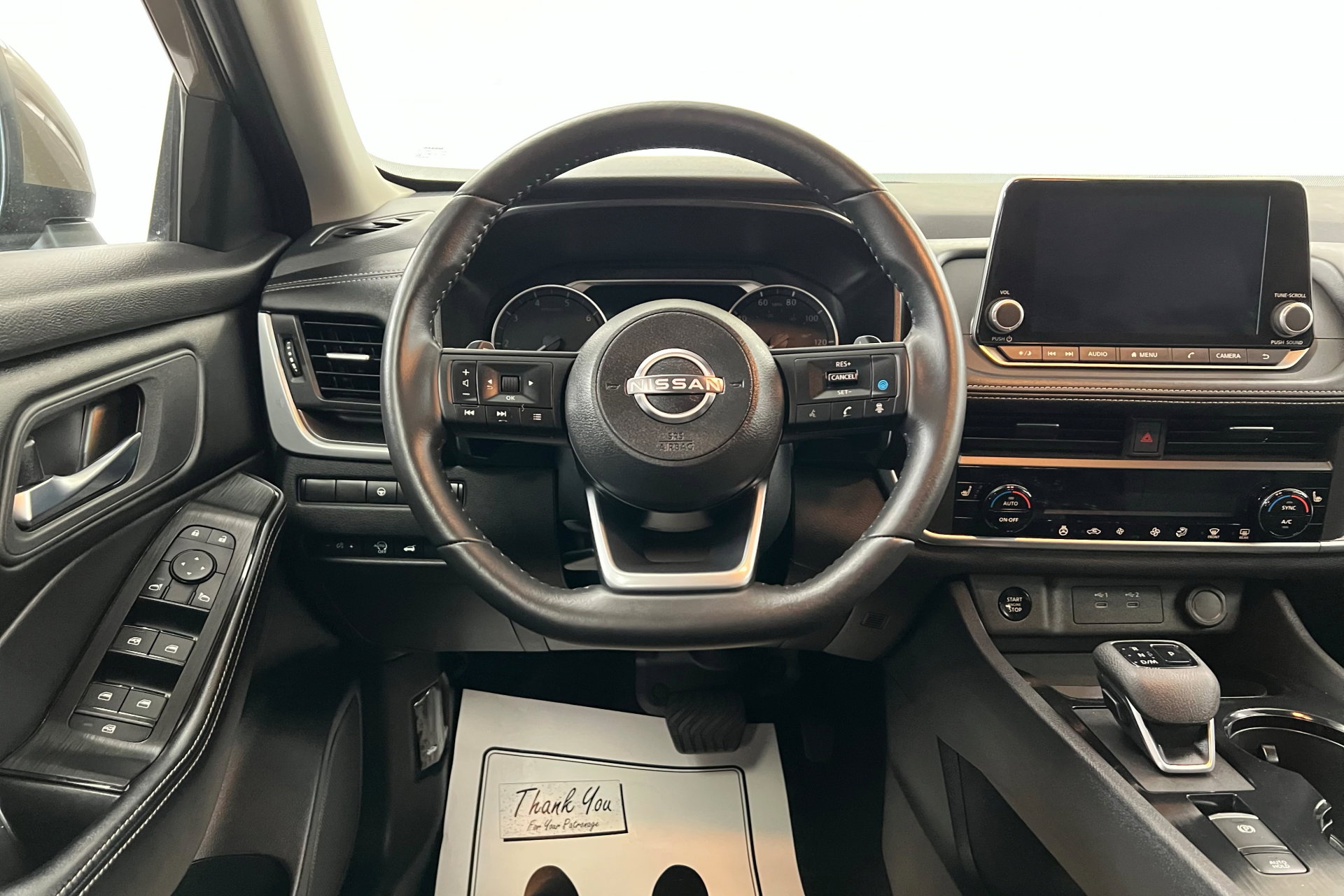 2024 Nissan Rogue SV photo 12