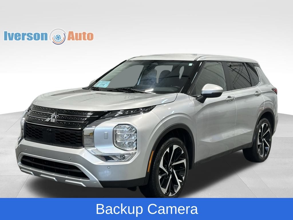 2024 Mitsubishi Outlander SE photo 3