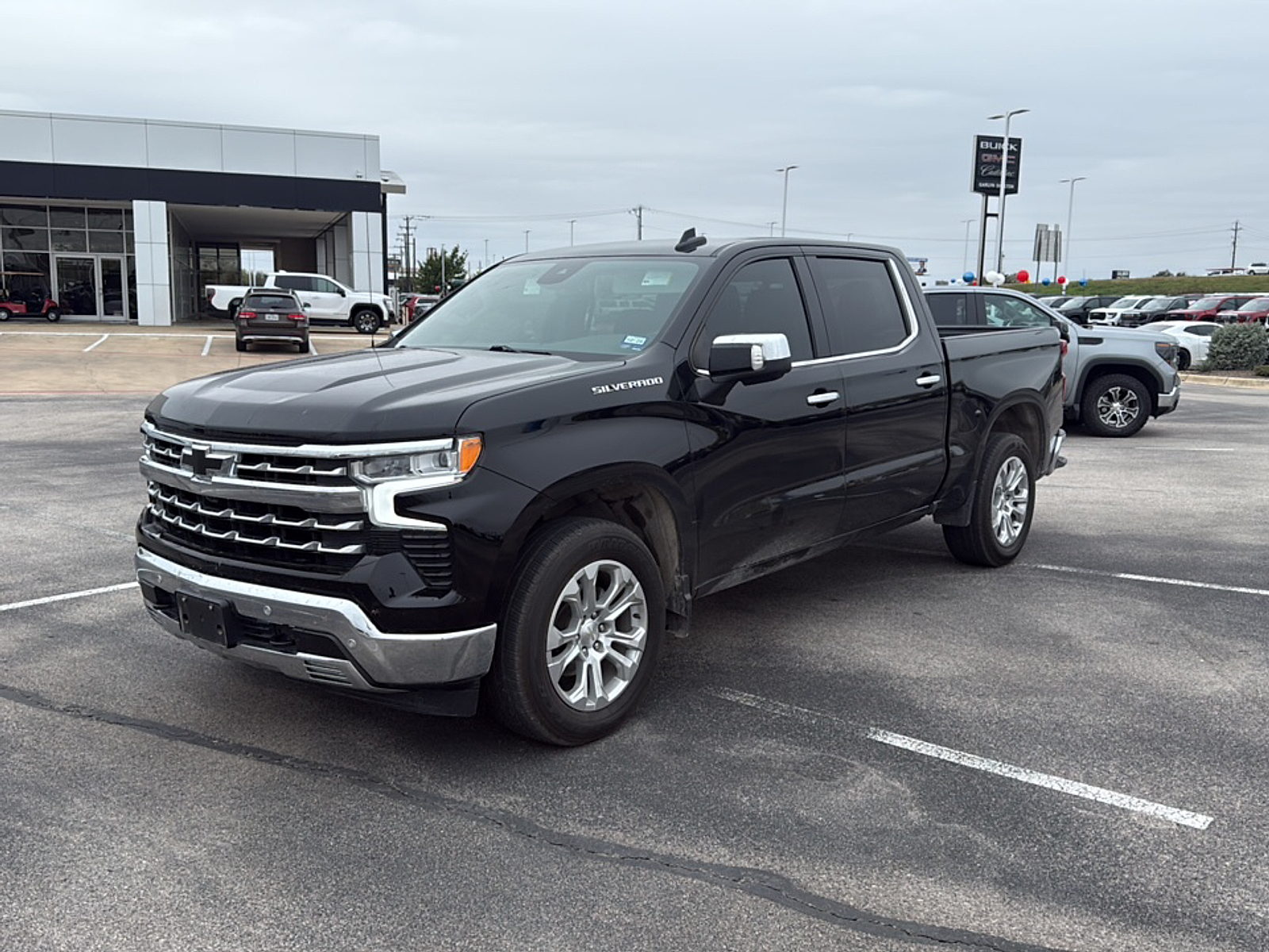 2024 Chevrolet Silverado 1500 LTZ photo 2