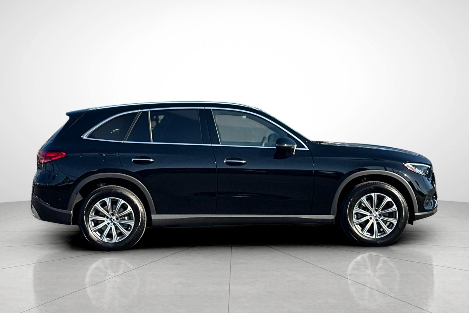 2025 Mercedes Benz GLC 300 photo 27