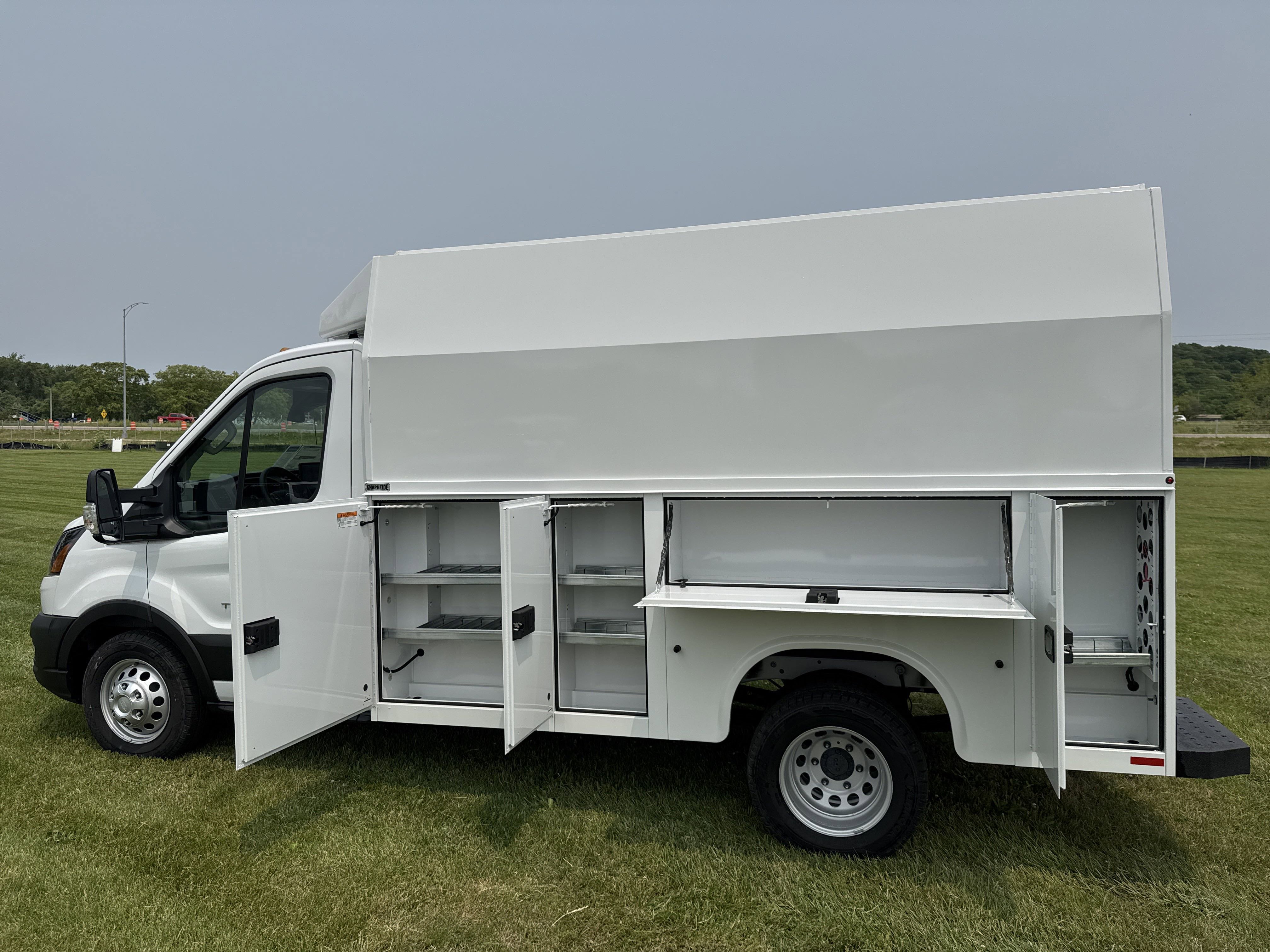 2024 Ford Transit Cutaway photo 2