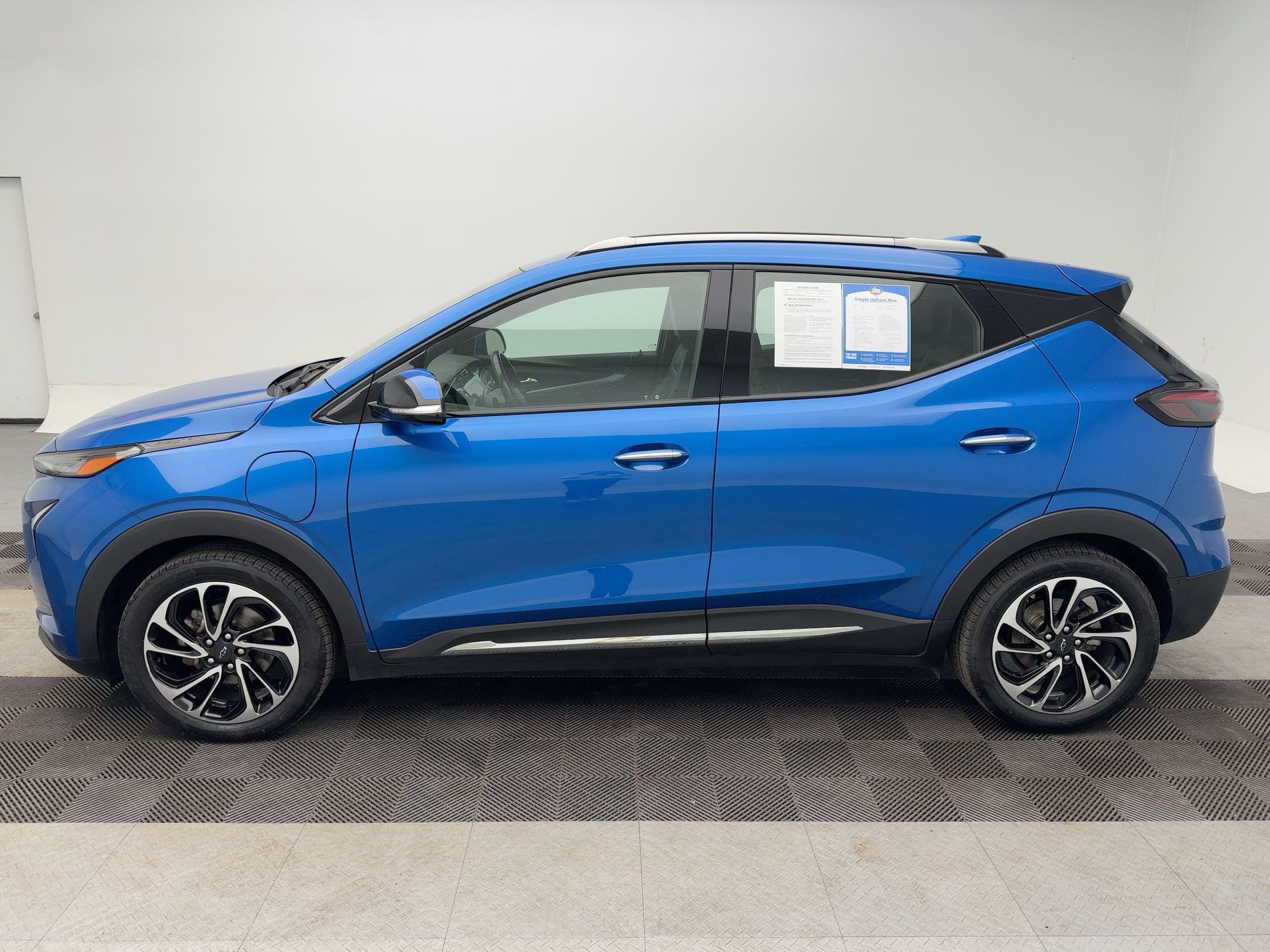 Used 2022 Chevrolet Bolt EUV Premier with VIN 1G1FZ6S09N4111526 for sale in Chittenango, NY