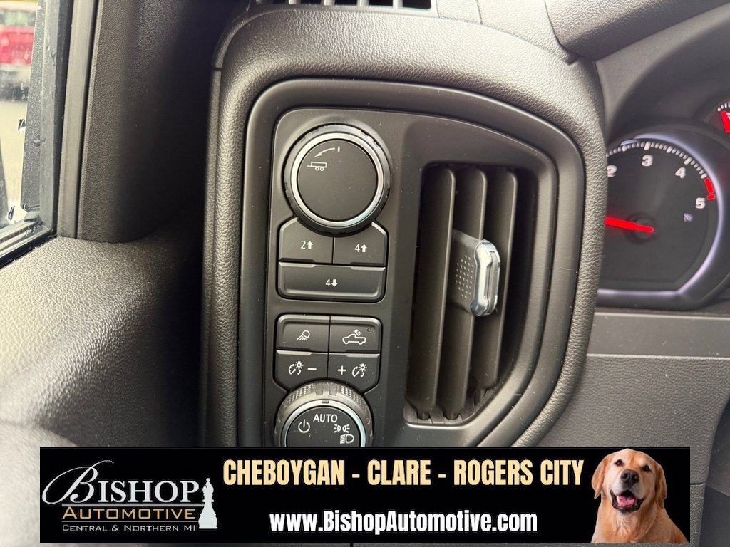 2024 Chevrolet Silverado 2500HD Custom photo 19