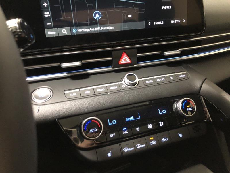 2025 Hyundai Elantra SEL Convenience photo 25