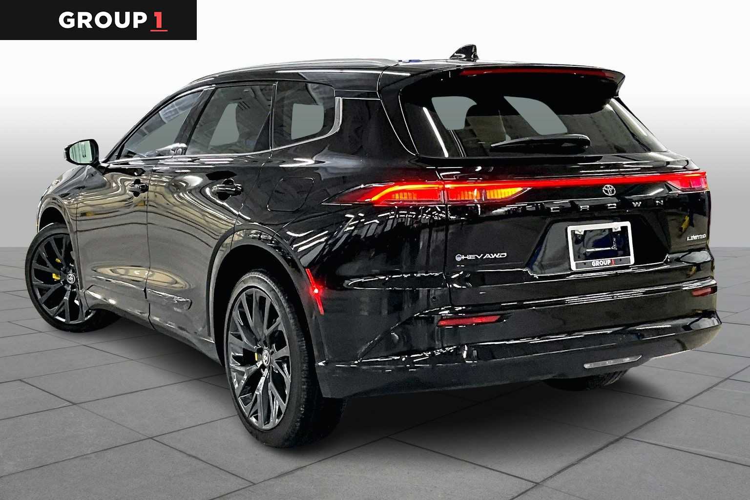 2025 Toyota Crown Signia Limited's photo