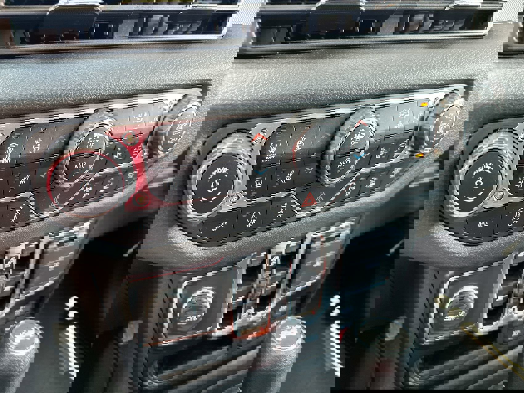 2024 Jeep Wrangler Sport S photo 18