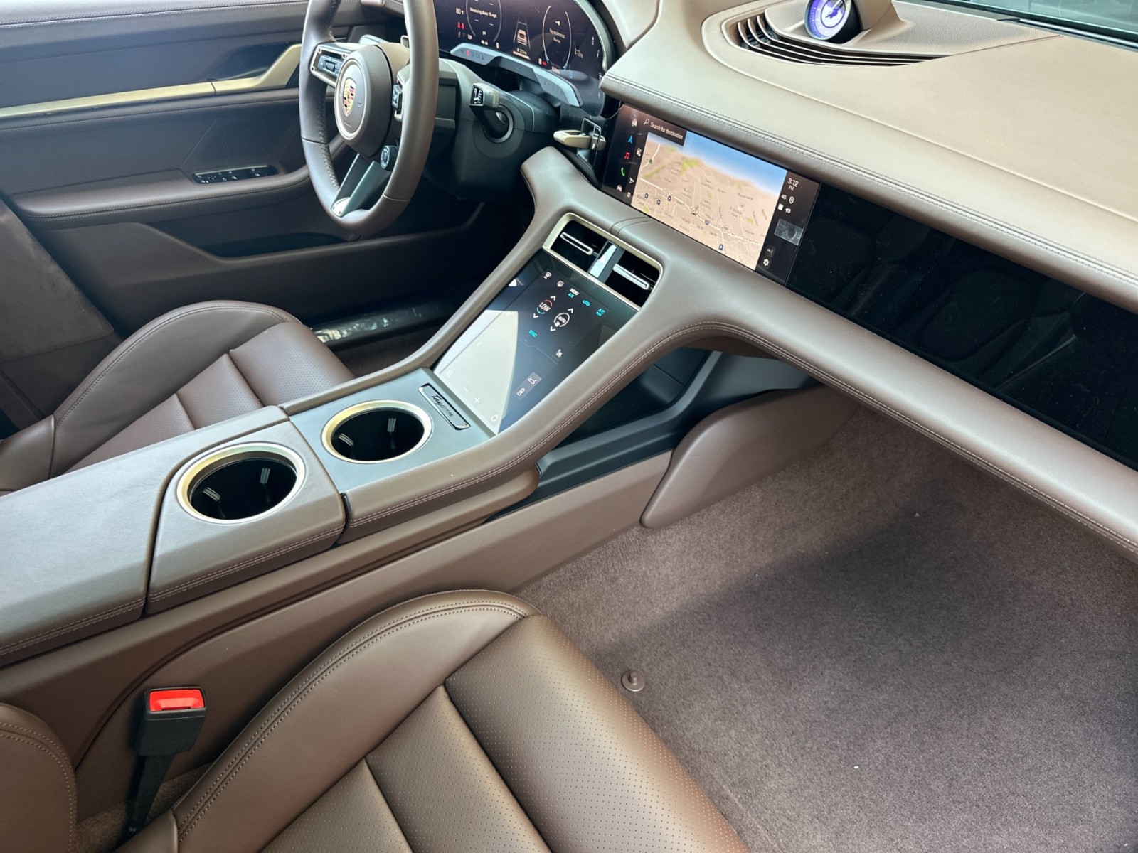 2025 Porsche Taycan GTS photo 16