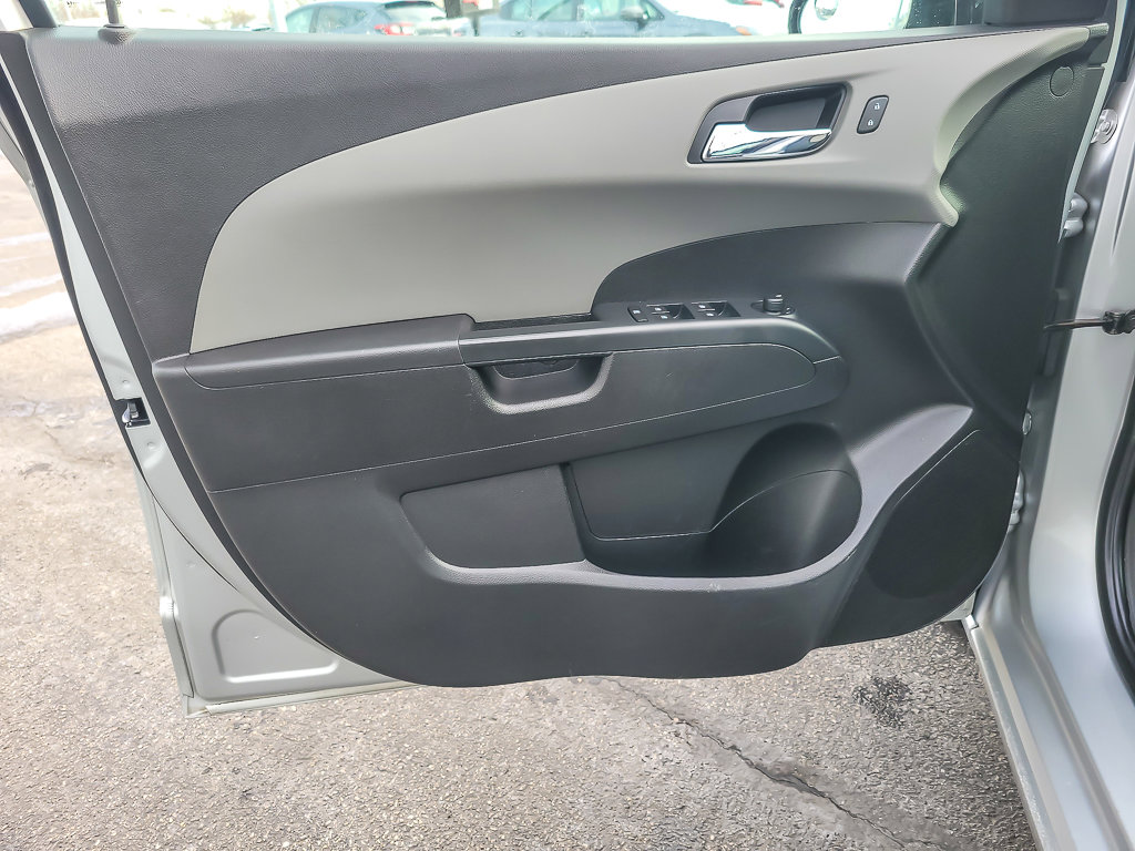 2014 CHEVROLET SONIC - Image 15