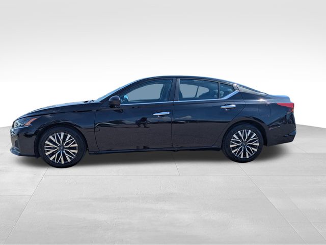 2024 Nissan Altima 2.5 SV photo 2