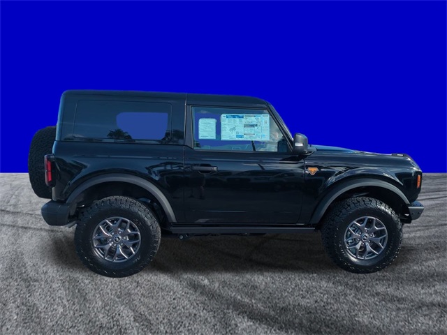 2025 Ford Bronco Badlands photo 2