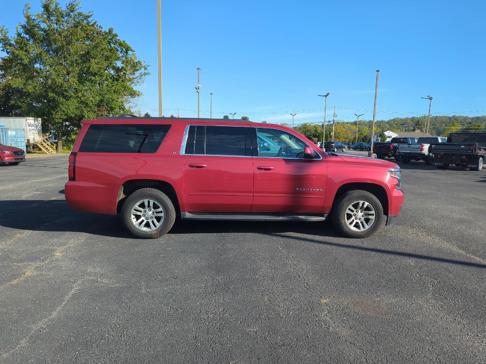 2015 Chevrolet Suburban LT photo 3