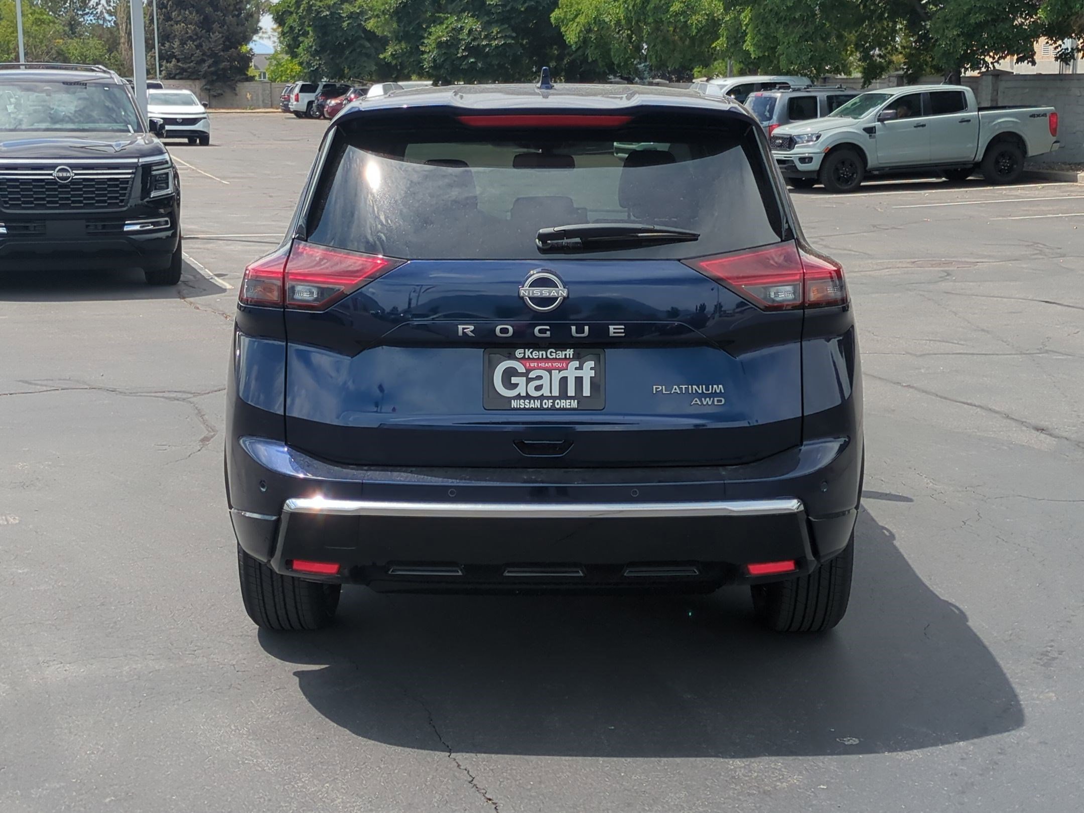2025 Nissan Rogue Platinum photo 4