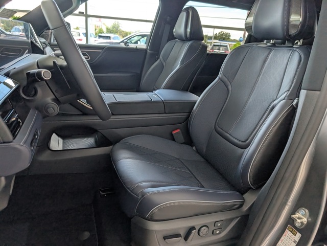 2026 Infiniti QX80 Sensory photo 3