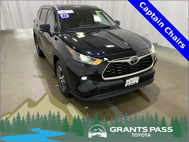 2022 Toyota Highlander XLE's photo