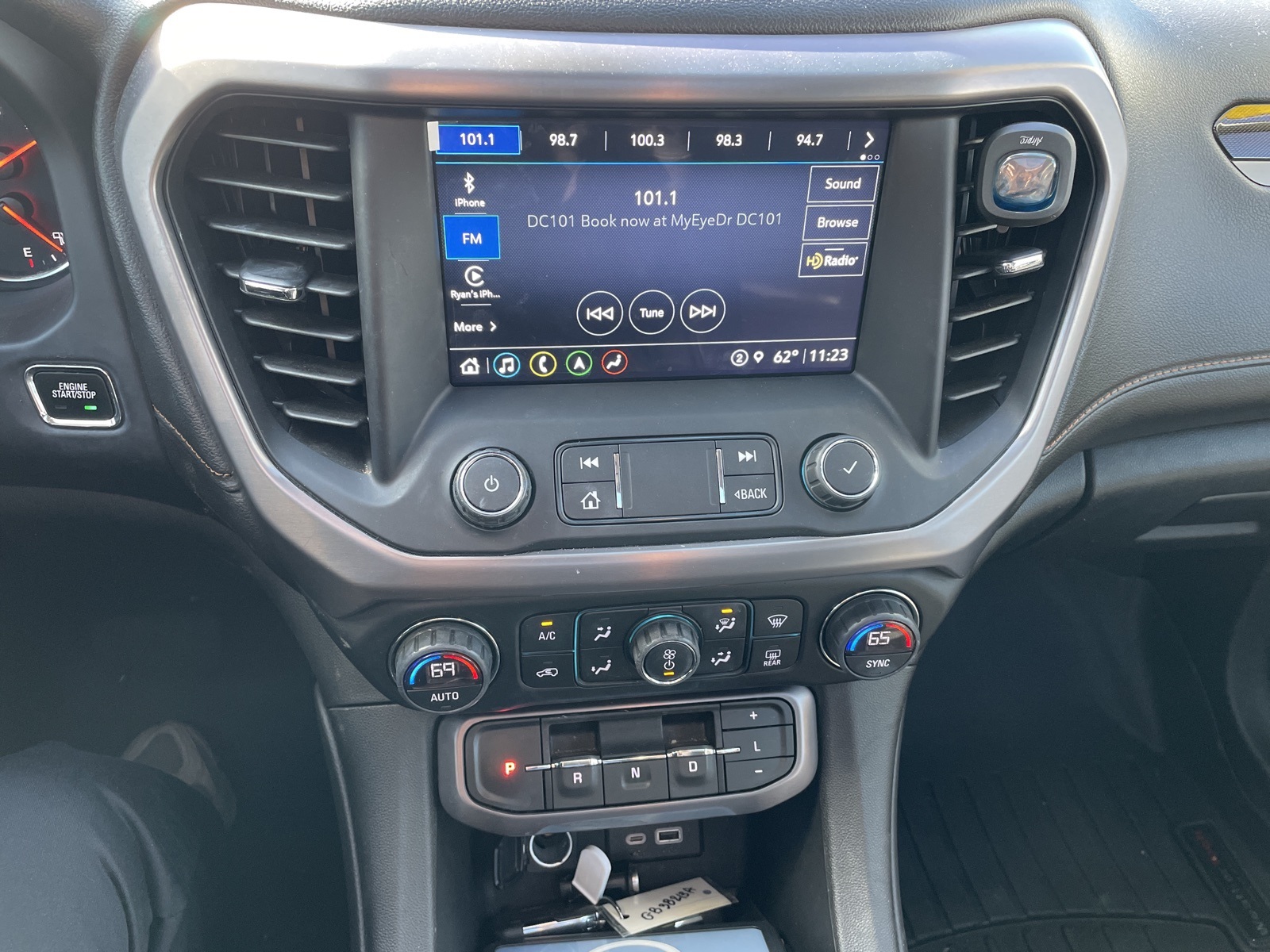 2021 Gmc Acadia AT4 photo 3