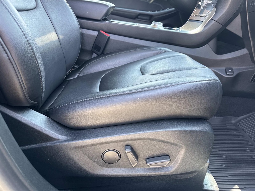 2020 Ford Edge Titanium photo 9