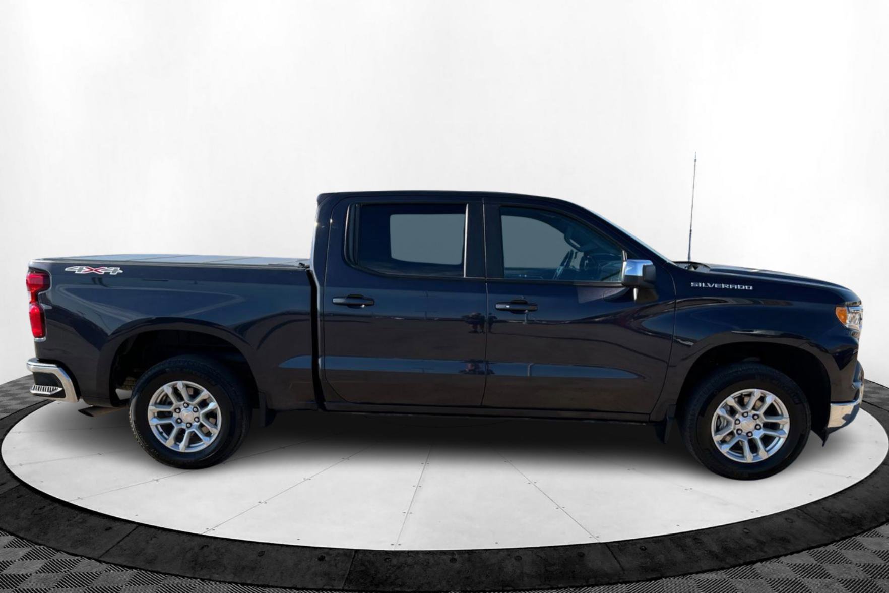 2022 Chevrolet Silverado 1500 LT photo 5