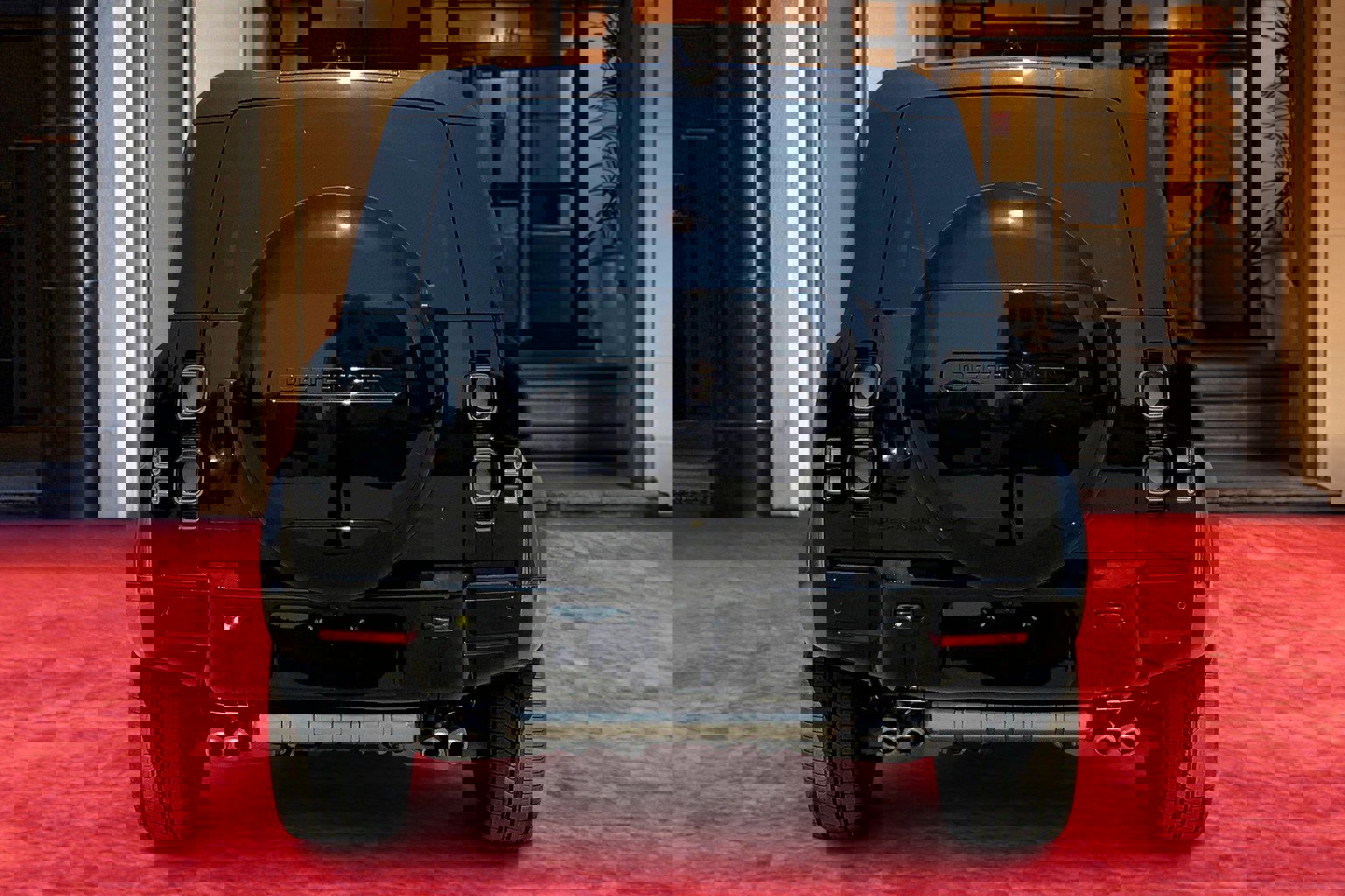 2025 Land Rover Defender 110 V8 photo 4