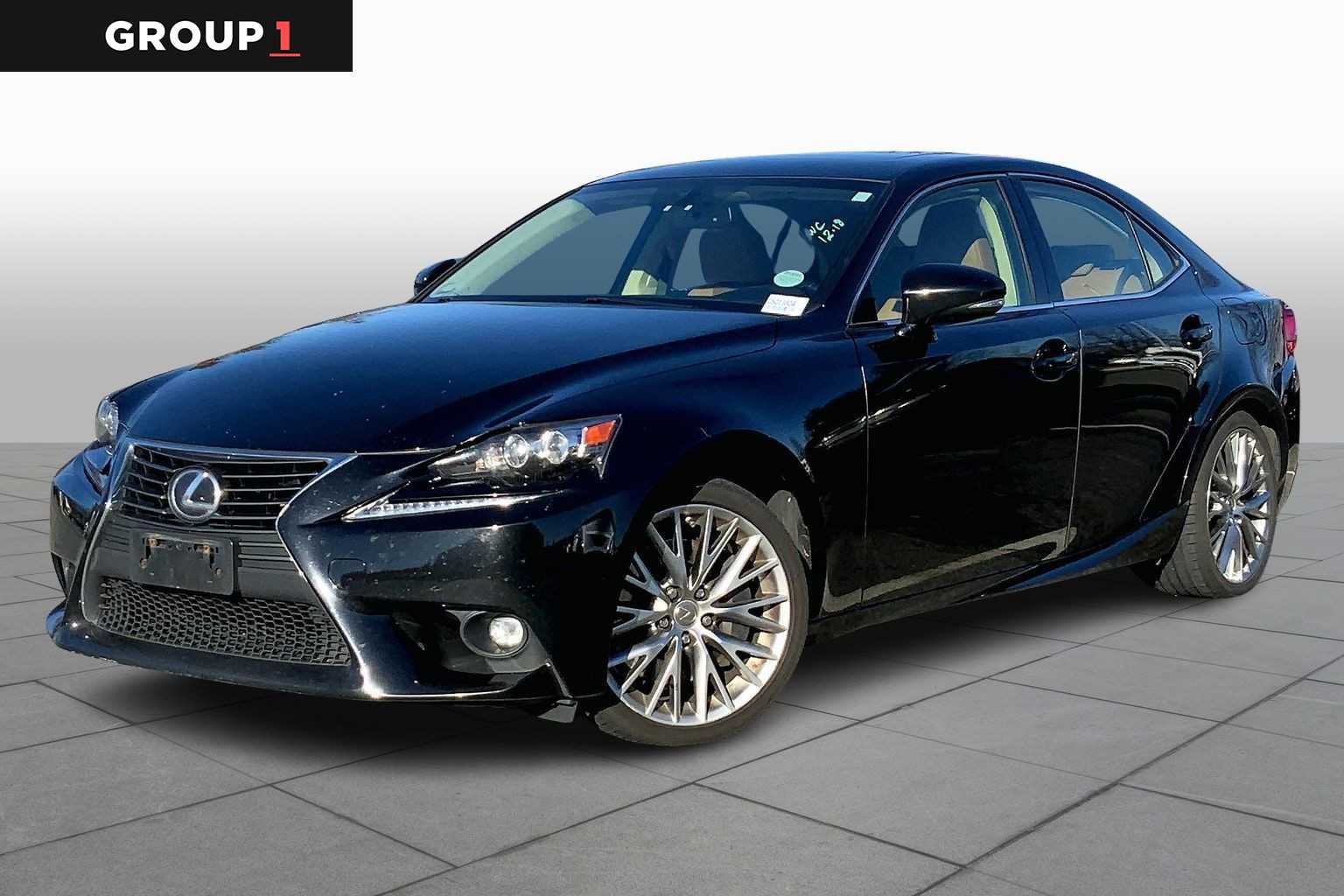 2016 Lexus IS 300's photo
