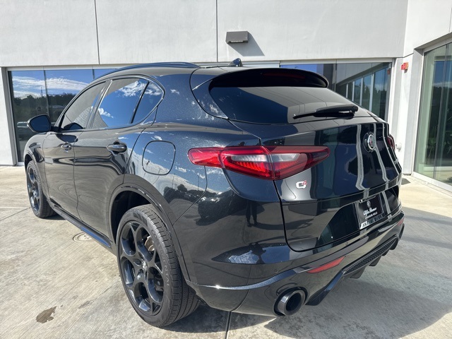 2022 Alfa Romeo Stelvio Ti Sport photo 3