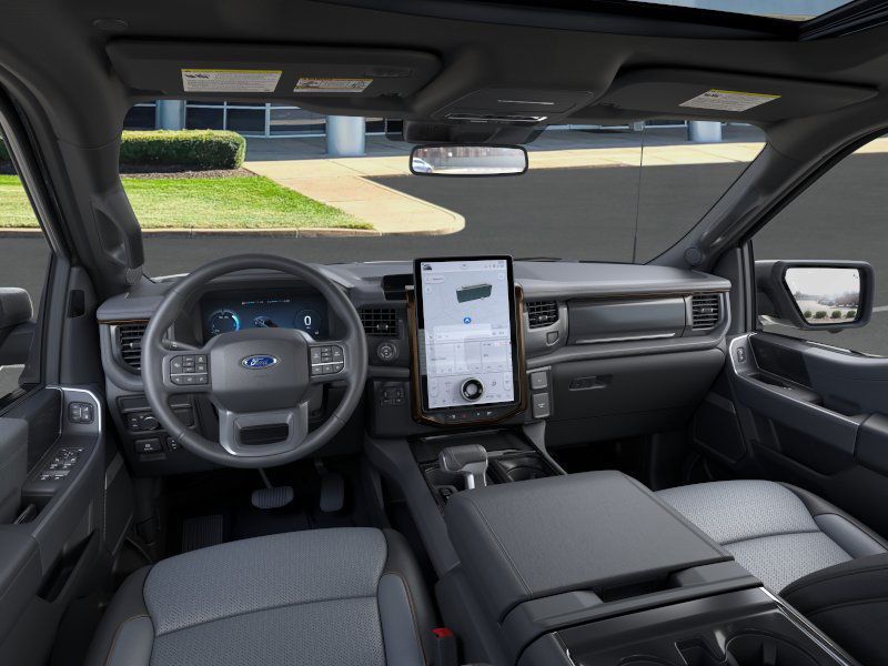 2025 Ford F-150 Lightning Lariat photo 9