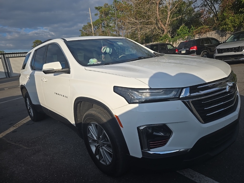 2023 Chevrolet Traverse photo 3