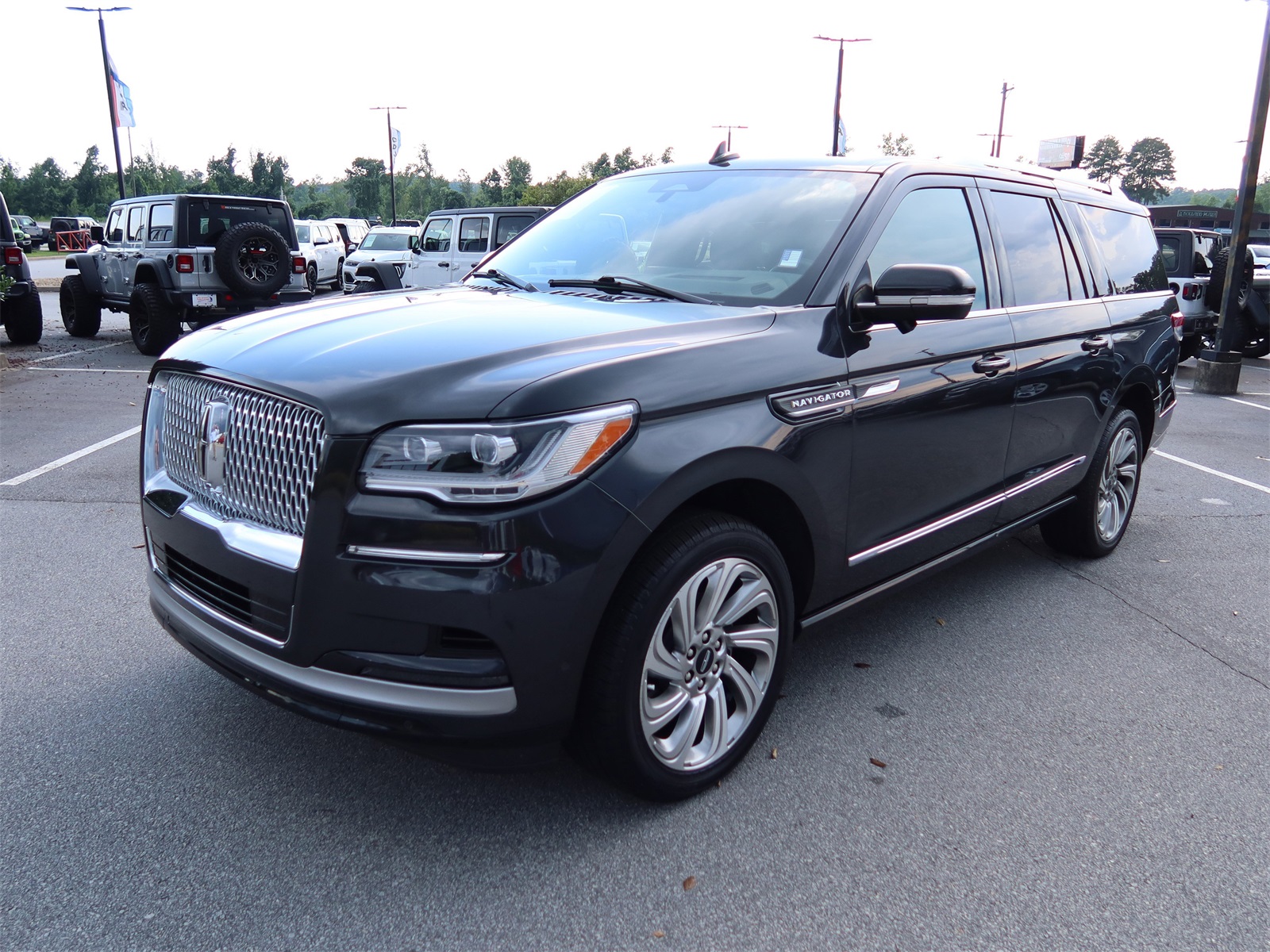 2023 Lincoln Navigator L Reserve photo 6