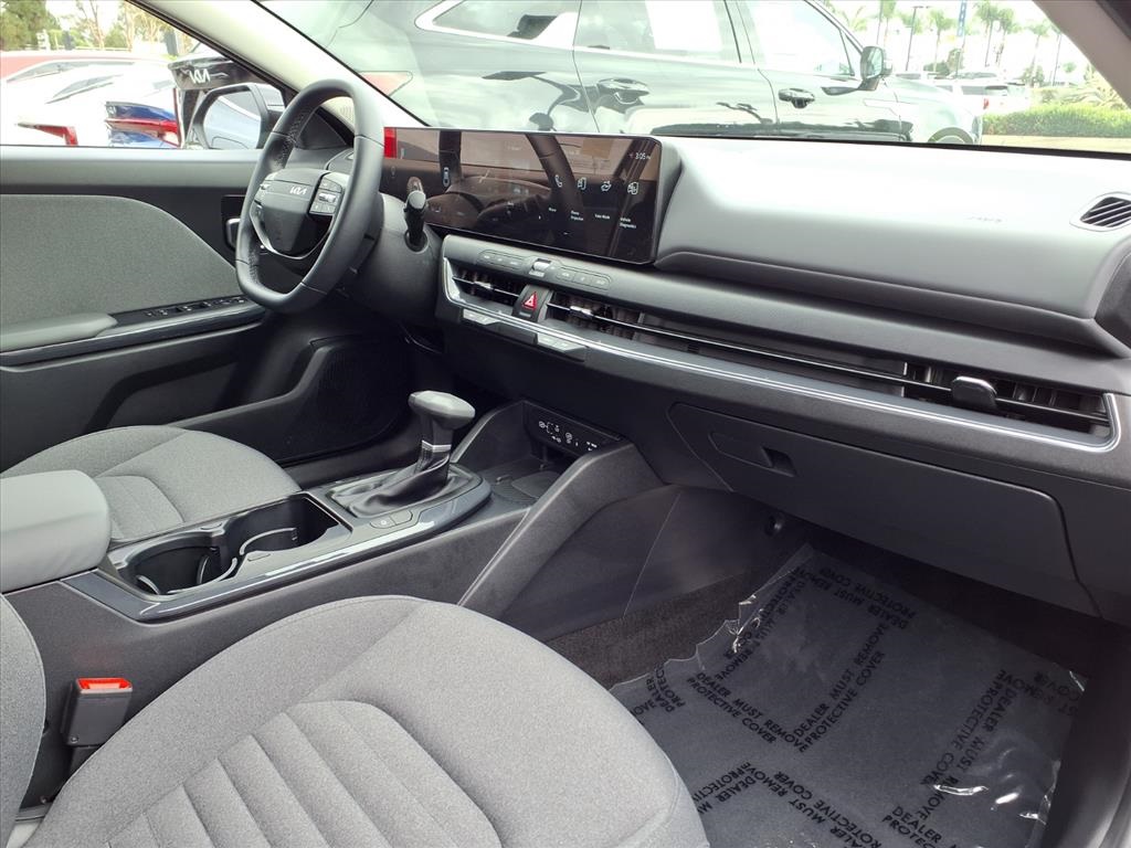 2025 Kia K4 EX photo 15