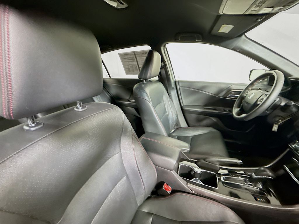 2017 Honda Accord Sport SE photo 23