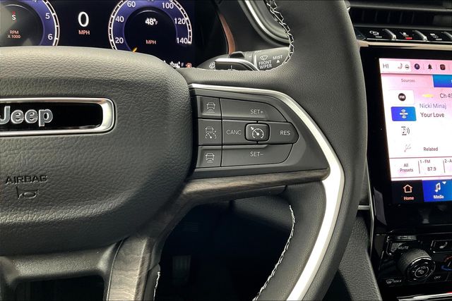 2025 Jeep Grand Cherokee Limited photo 15