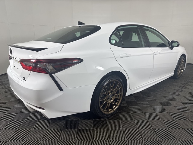 2024 Toyota Camry SE photo 3