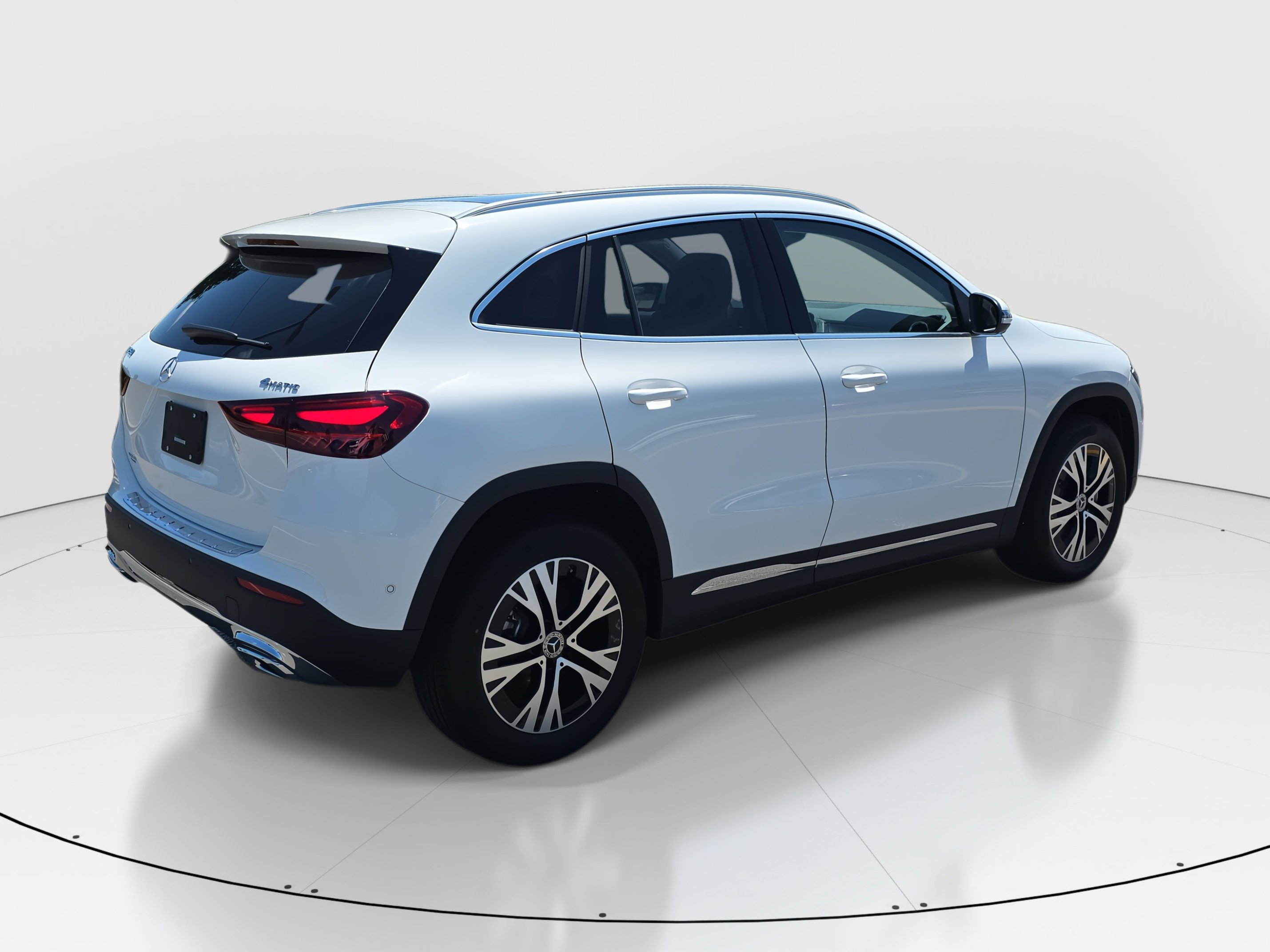 2026 Mercedes Benz GLA 250 4MATIC photo 4