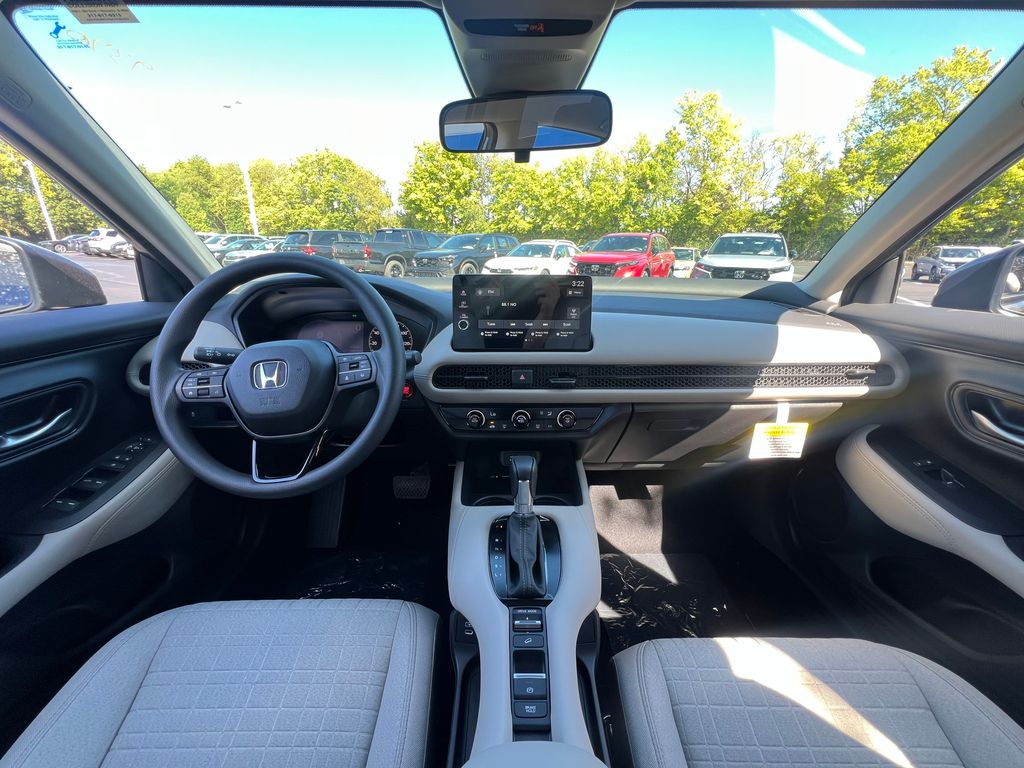 2026 Honda HR-V LX photo 8