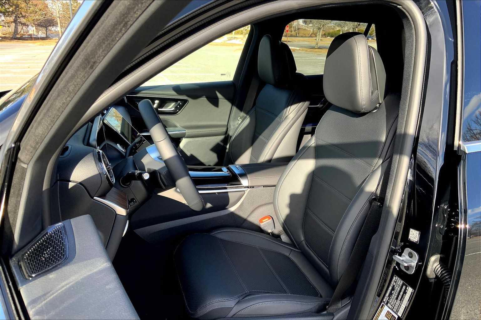 2025 Mercedes Benz GLC 300 4MATIC photo 11