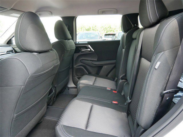 2025 Mitsubishi Outlander PHEV ES photo 4