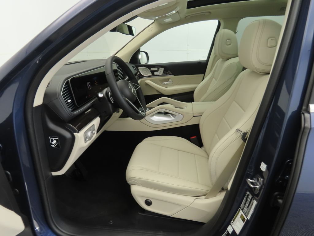 2026 Mercedes Benz GLS 450 4MATIC photo 20