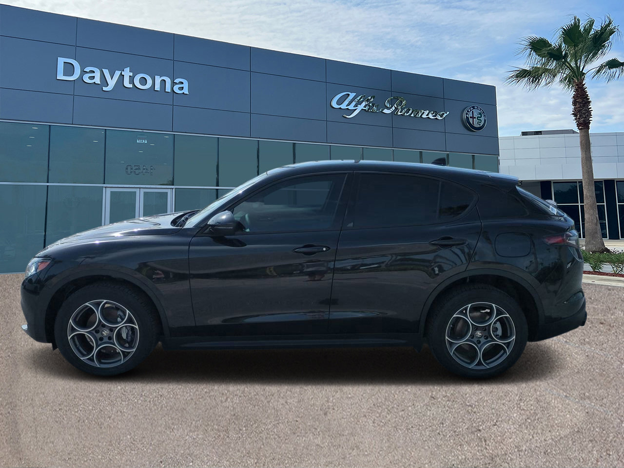2025 Alfa Romeo Stelvio Sprint photo 4
