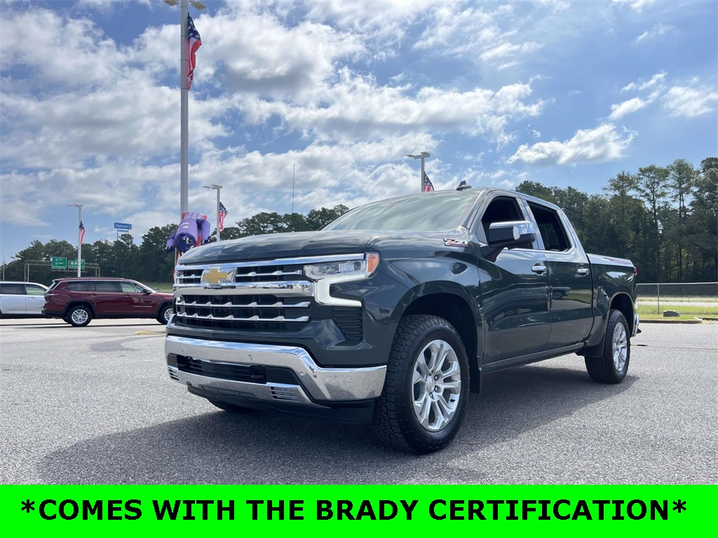 2025 Chevrolet Silverado 1500 LTZ photo 3