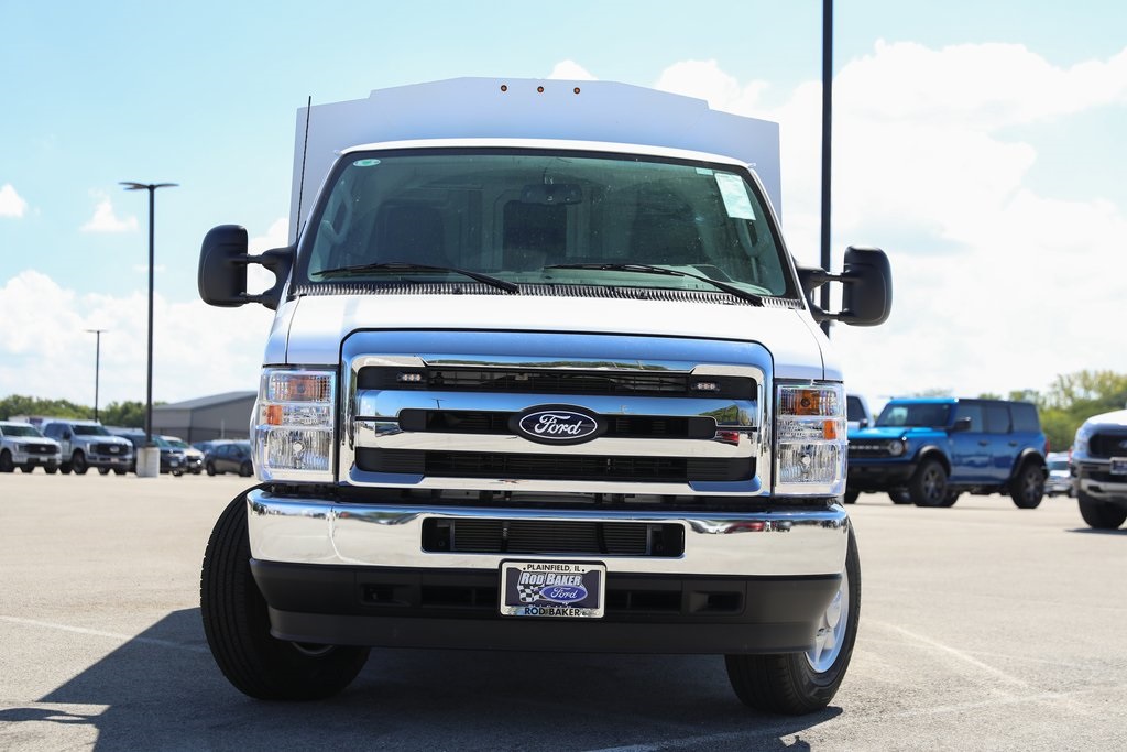 2026 Ford E-350 Base photo 3