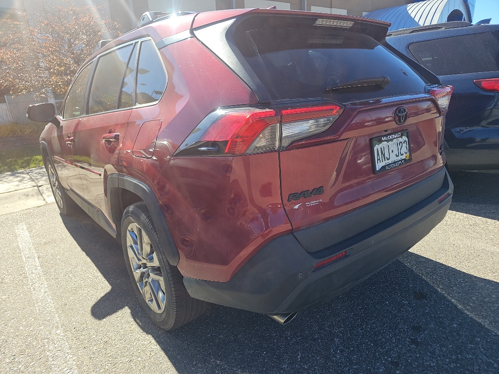 2021 Toyota RAV4 XLE Premium photo 2