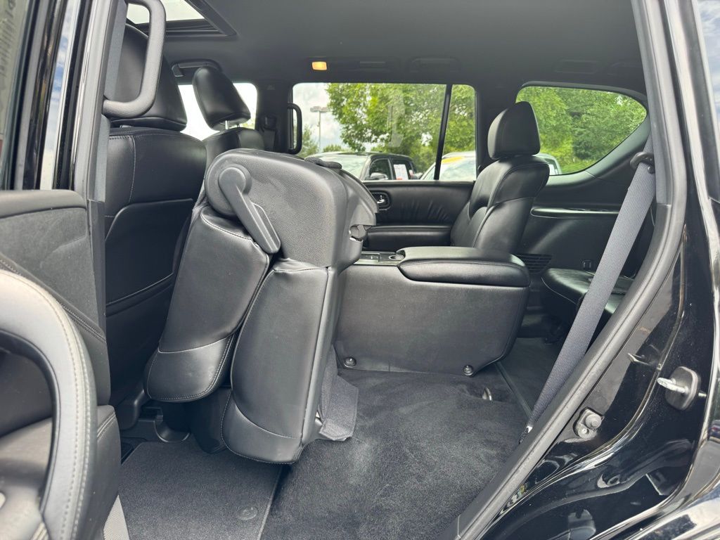 2023 Nissan Armada SL photo 9
