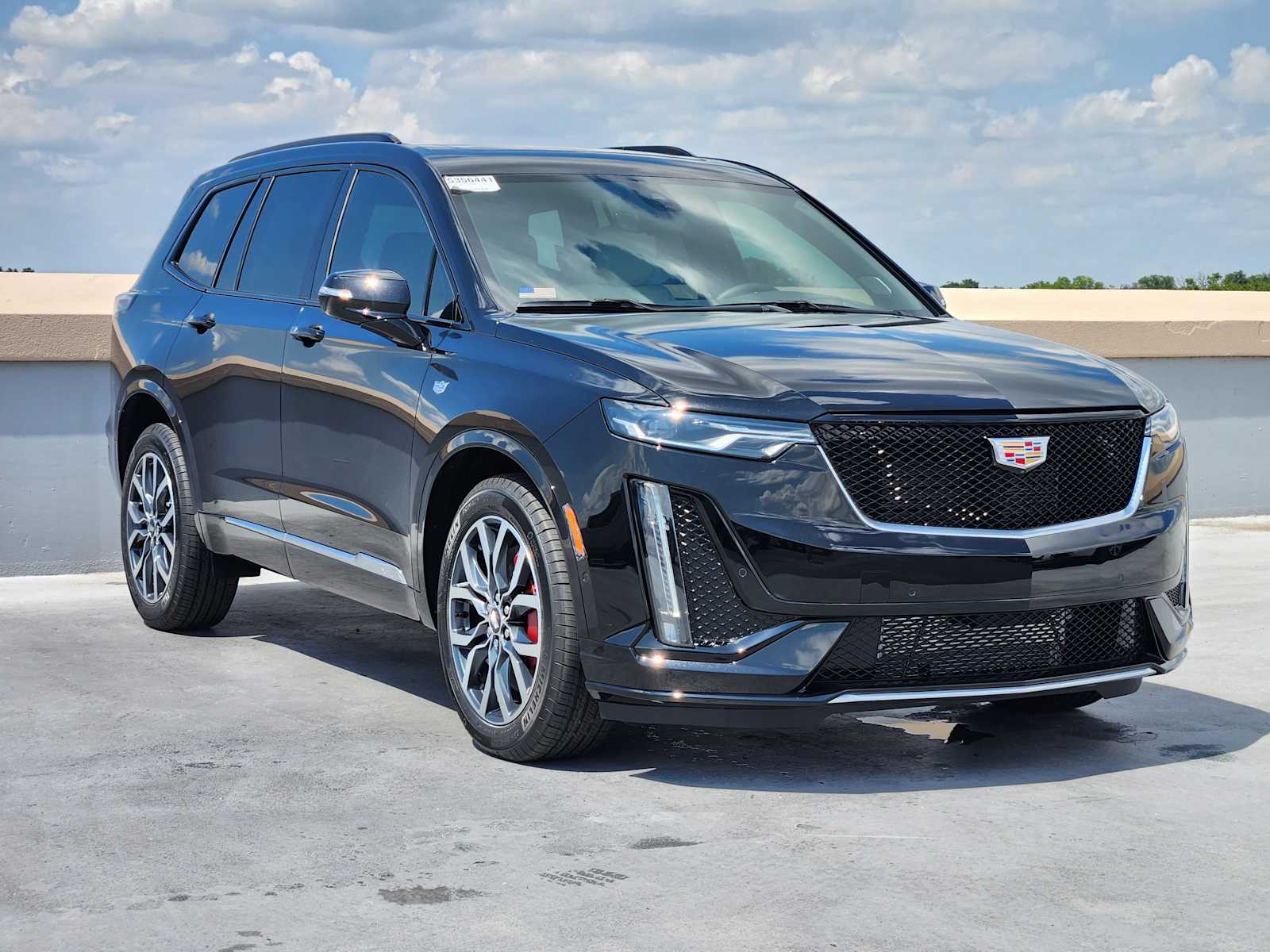 2025 Cadillac XT6 Sport photo 2
