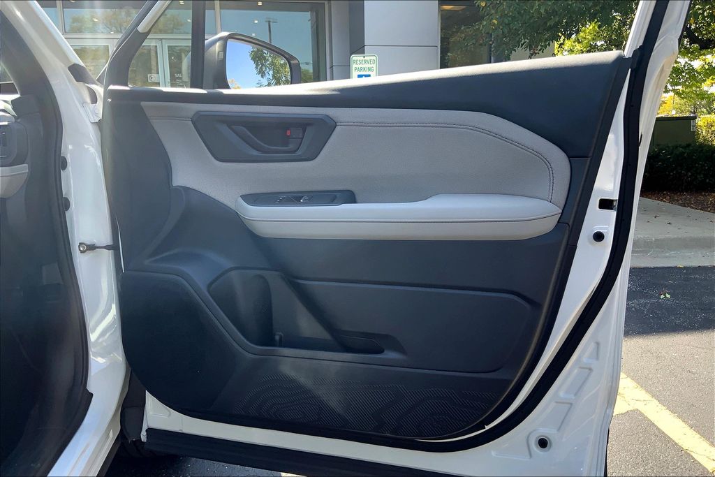 2025 Subaru Forester Premium Base photo 24