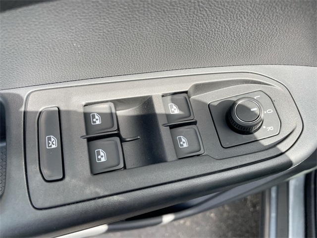 2025 Volkswagen Taos S photo 28